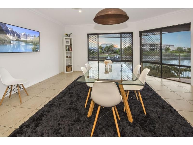 35 Ferrymans Court, Helensvale QLD 4212