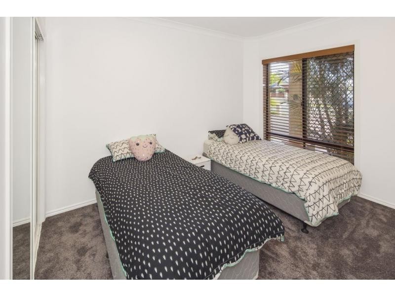 35 Ferrymans Court, Helensvale QLD 4212