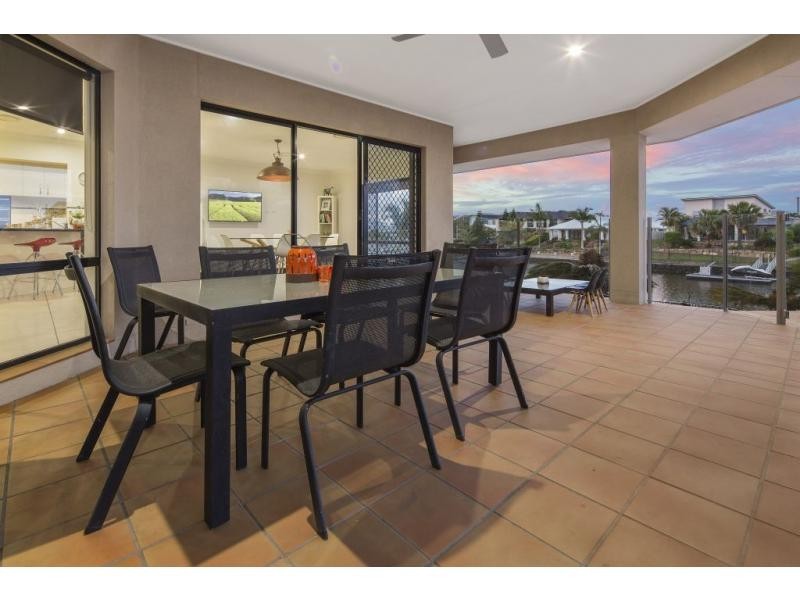 35 Ferrymans Court, Helensvale QLD 4212