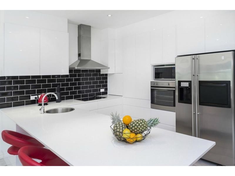 3294 Palladian Drive, Hope Island QLD 4212