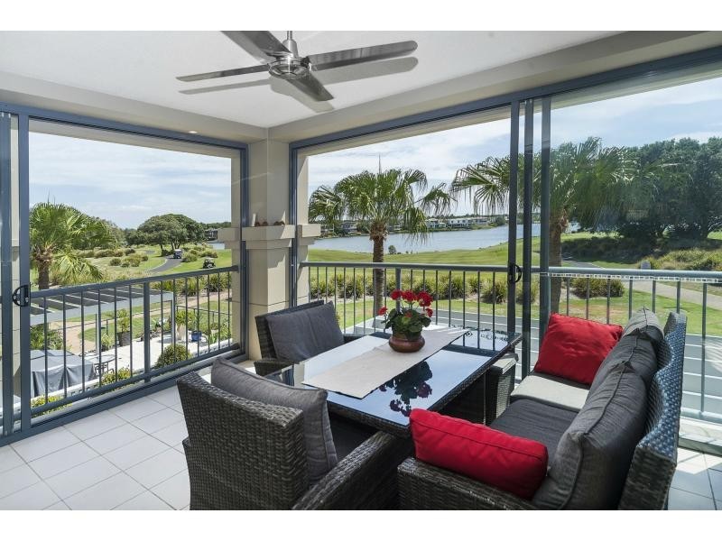 8410 Magnolia Drive, Hope Island QLD 4212