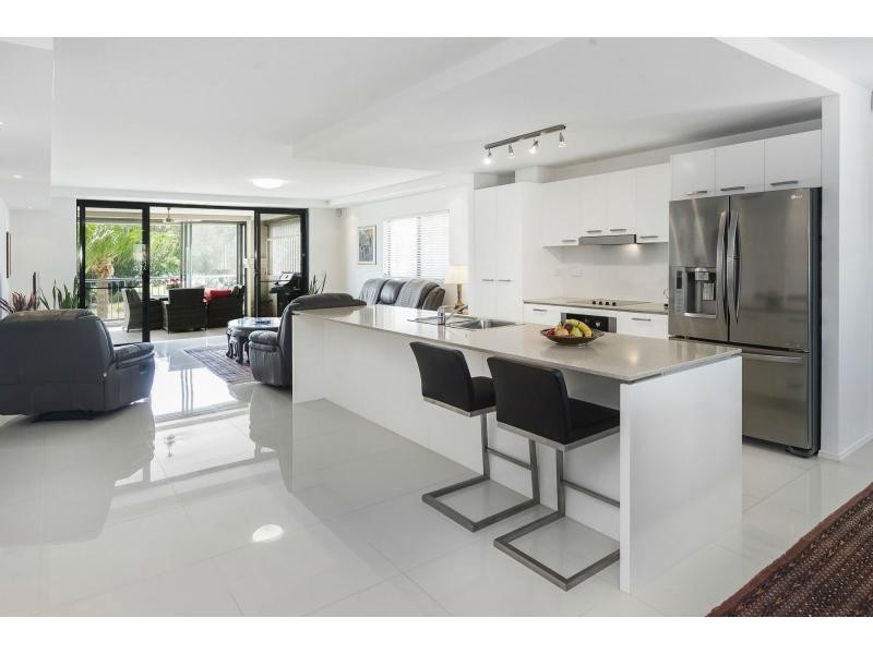 8410 Magnolia Drive, Hope Island QLD 4212