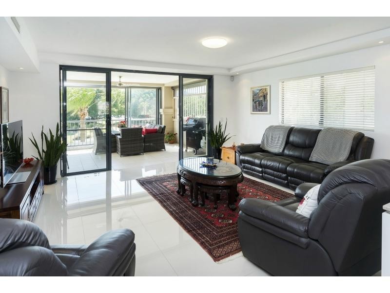 8410 Magnolia Drive, Hope Island QLD 4212