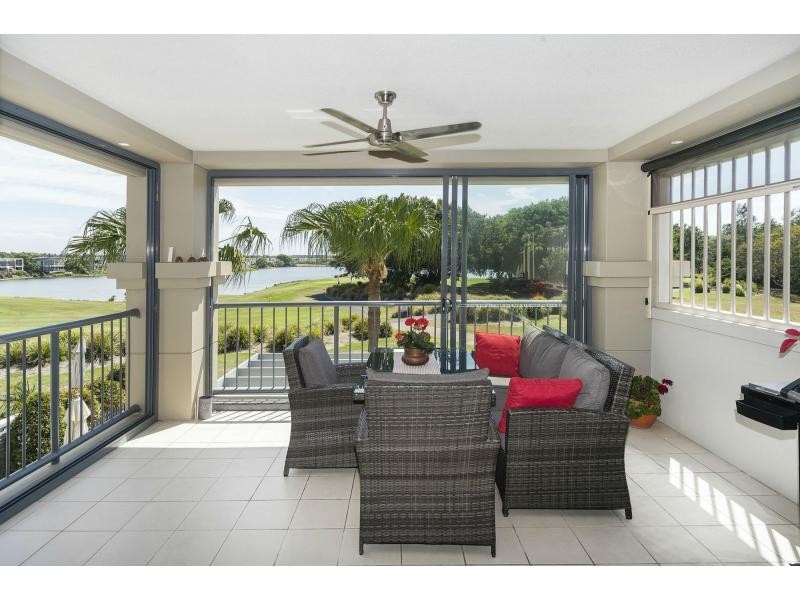 8410 Magnolia Drive, Hope Island QLD 4212