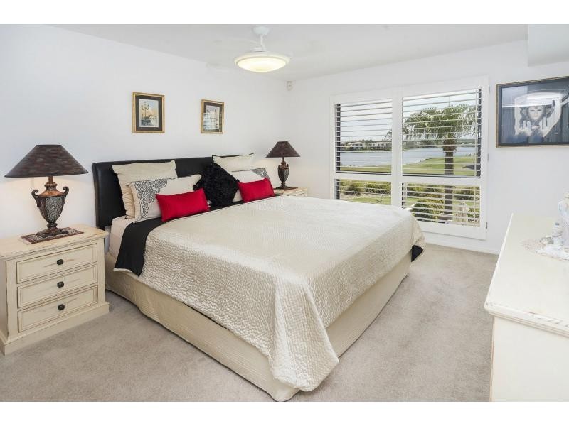 8410 Magnolia Drive, Hope Island QLD 4212