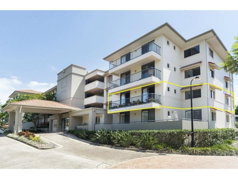 8410 Magnolia Drive, Hope Island QLD 4212