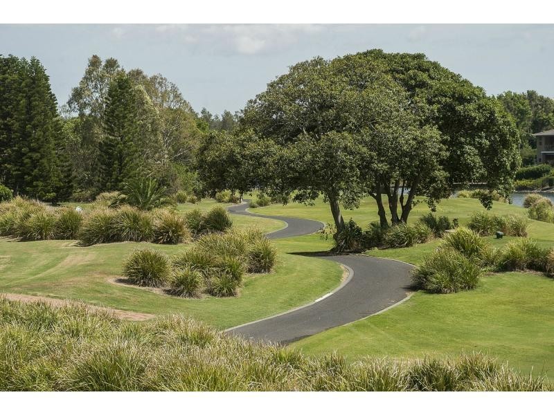 8410 Magnolia Drive, Hope Island QLD 4212