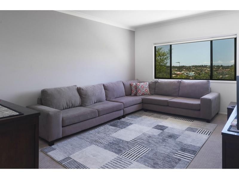 26 Carter Street, Pacific Pines QLD 4211