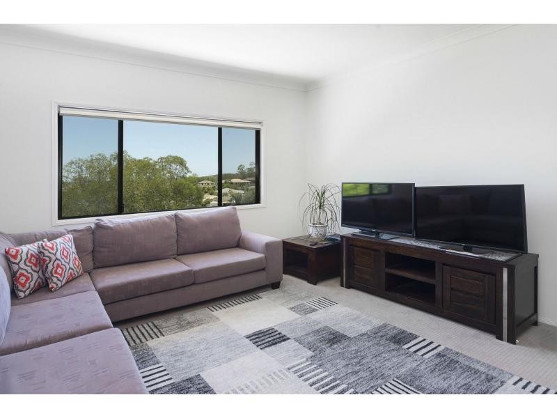 26 Carter Street, Pacific Pines QLD 4211
