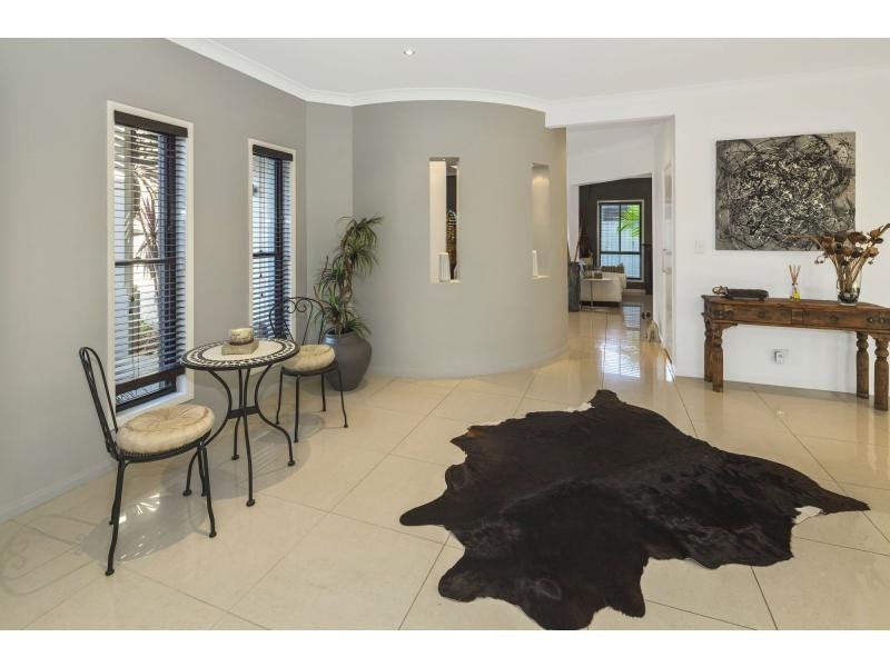 17 River Links Boulevard East, Helensvale QLD 4212