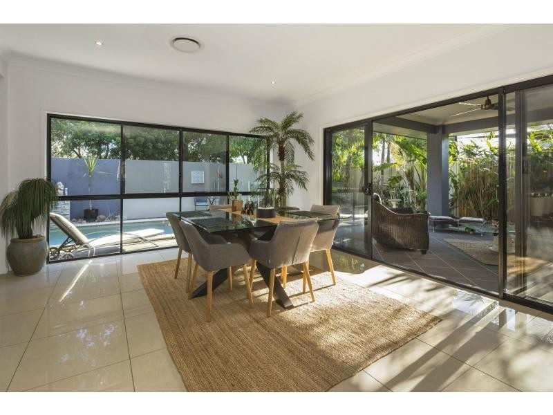 17 River Links Boulevard East, Helensvale QLD 4212