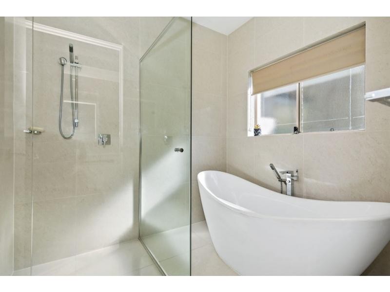 12 Clarence Drive, River Downs Estate, Helensvale QLD 4212