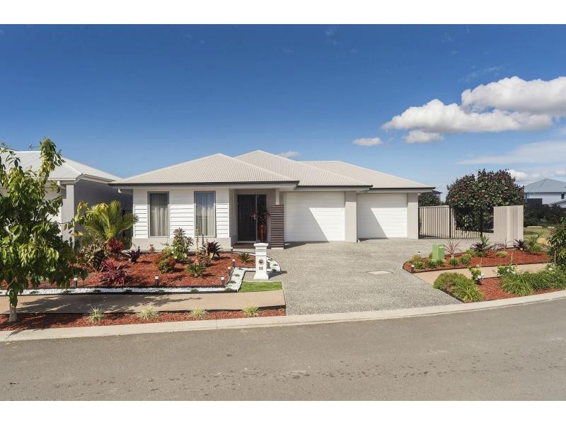 10 Keelson Crescent, Hope Island QLD 4212