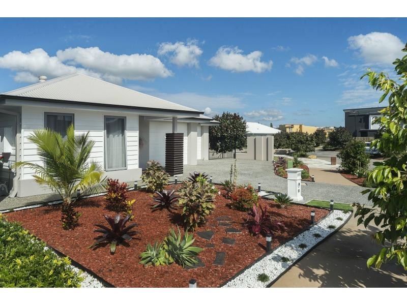 10 Keelson Crescent, Hope Island QLD 4212