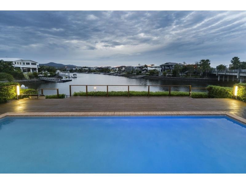 1 Southaven Drive, Helensvale QLD 4212