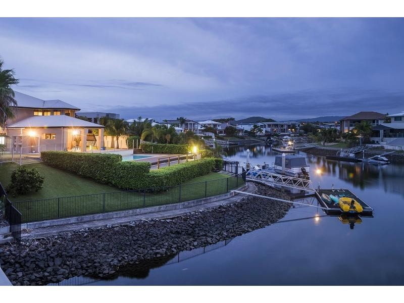 1 Southaven Drive, Helensvale QLD 4212