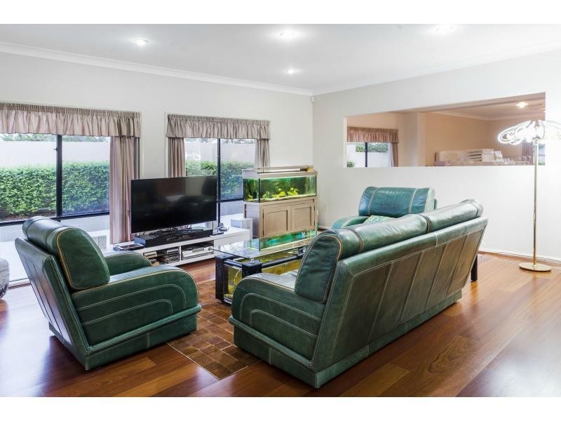 1 Southaven Drive, Helensvale QLD 4212