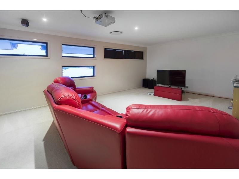 1 Southaven Drive, Helensvale QLD 4212