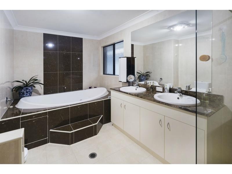 1 Southaven Drive, Helensvale QLD 4212