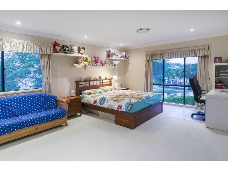 1 Southaven Drive, Helensvale QLD 4212