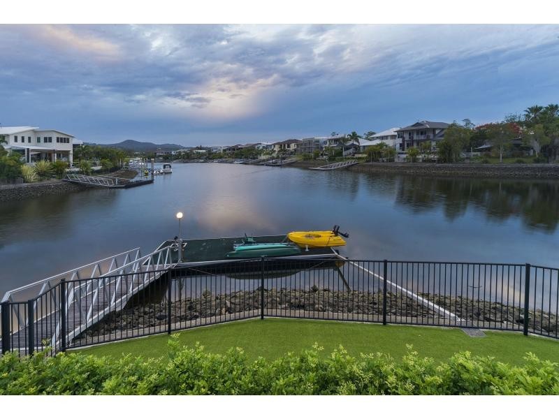 1 Southaven Drive, Helensvale QLD 4212