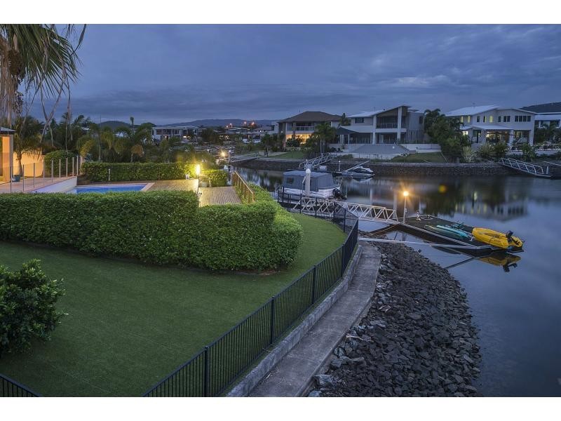 1 Southaven Drive, Helensvale QLD 4212