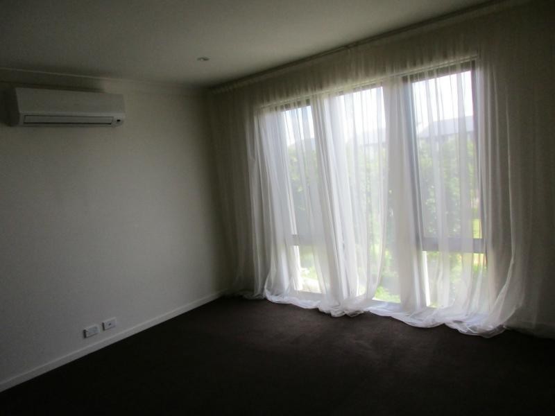 Hope Island QLD 4212