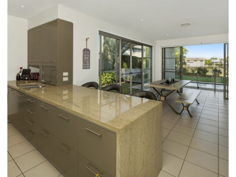 2534 Gracemere Circuit West, Hope Island QLD 4212