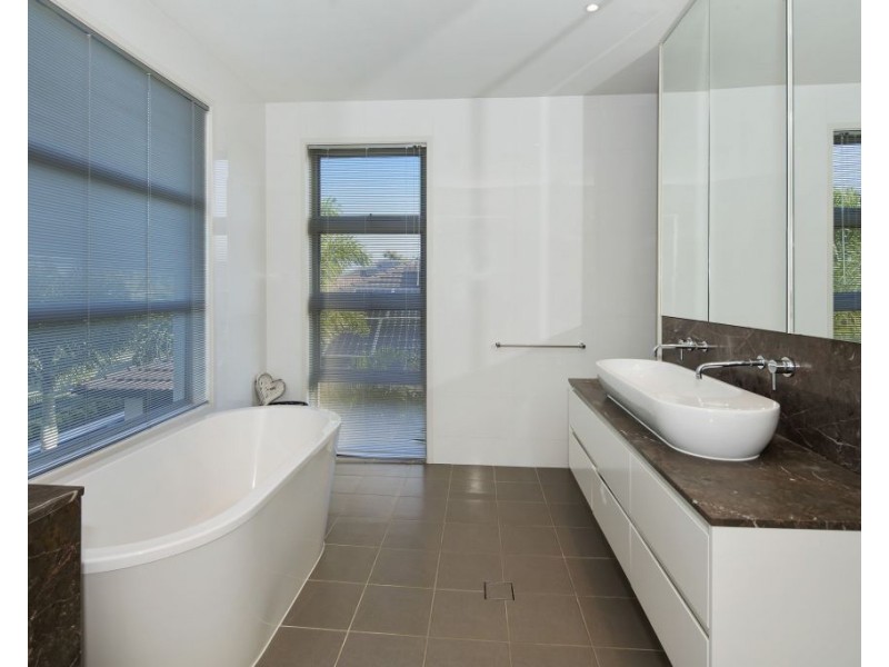 2534 Gracemere Circuit West, Hope Island QLD 4212