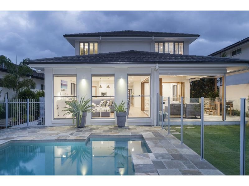 9109 Peter Senior Drive, Hope Island QLD 4212