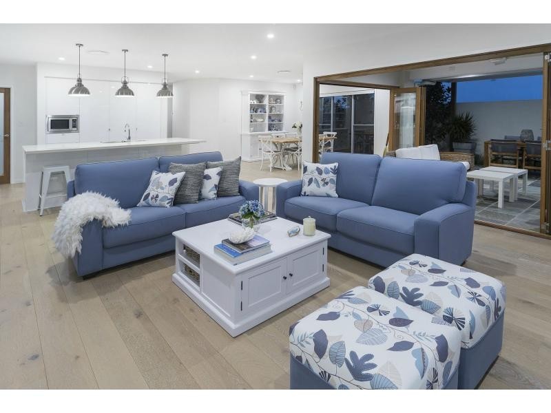 9109 Peter Senior Drive, Hope Island QLD 4212