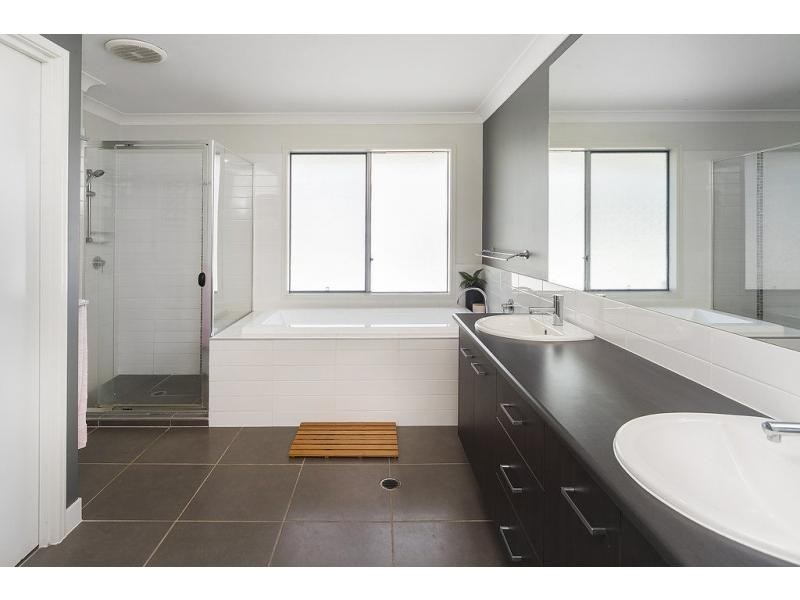 Coomera Waters QLD 4209
