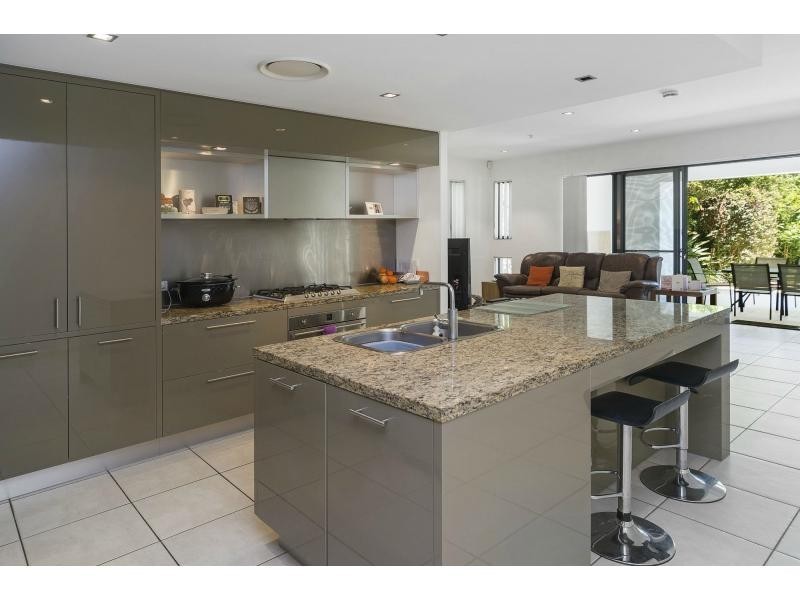 6048 Garda Avenue, Hope Island QLD 4212