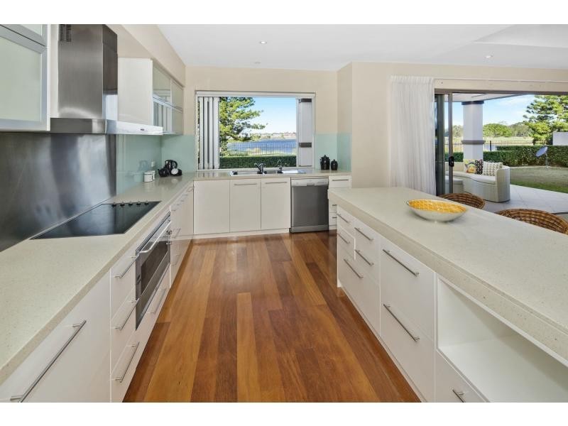 8311 Magnolia Drive, Hope Island QLD 4212