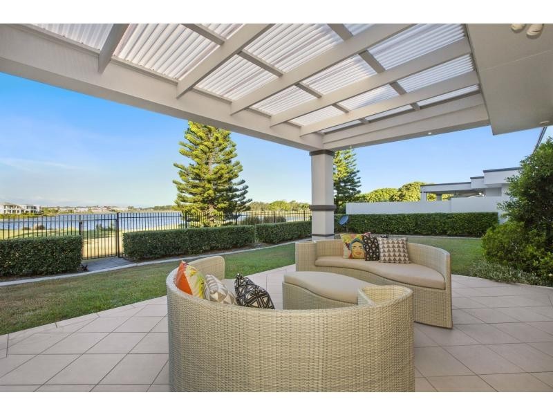 8311 Magnolia Drive, Hope Island QLD 4212