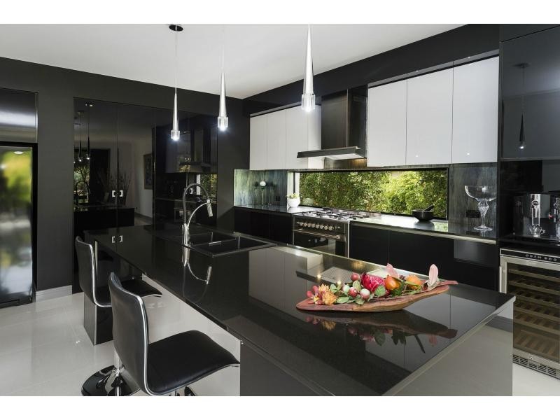 2 Summer Hill Crescent, Maudsland QLD 4210