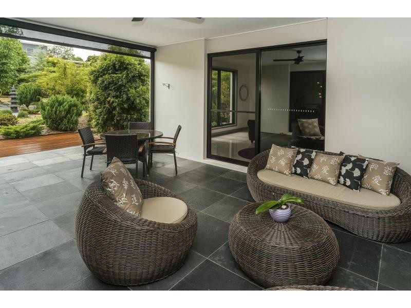 2 Summer Hill Crescent, Maudsland QLD 4210