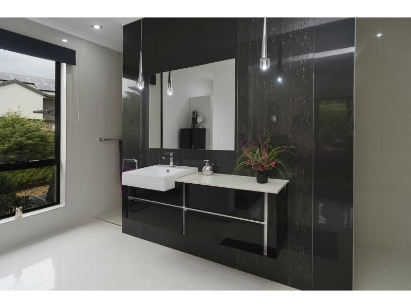 2 Summer Hill Crescent, Maudsland QLD 4210