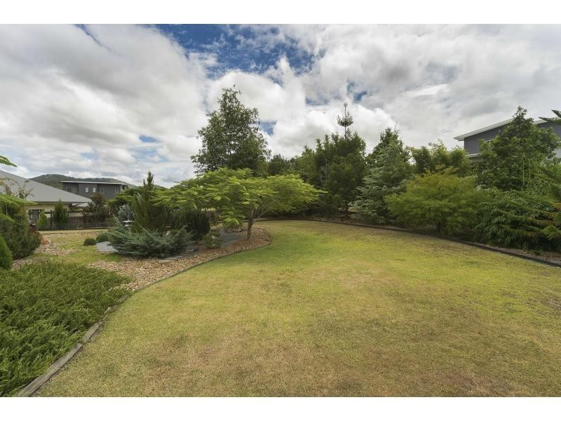 2 Summer Hill Crescent, Maudsland QLD 4210