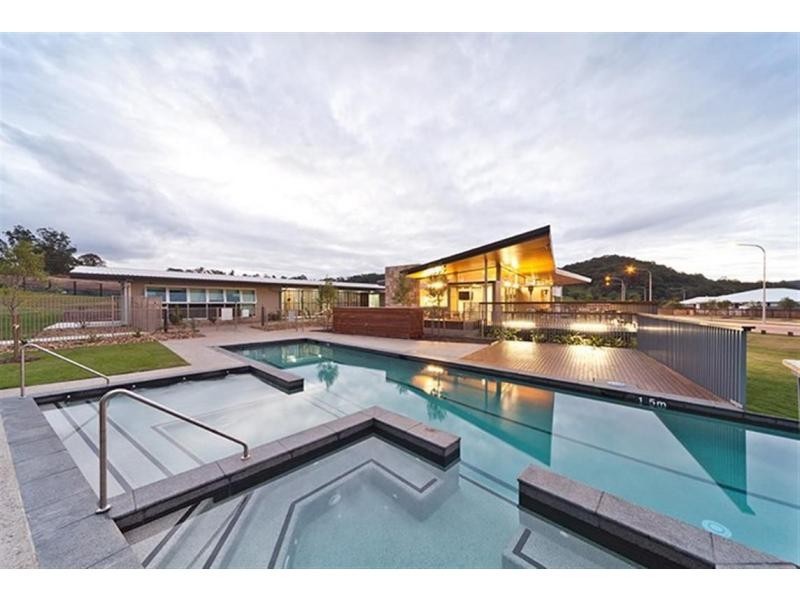 2 Summer Hill Crescent, Maudsland QLD 4210