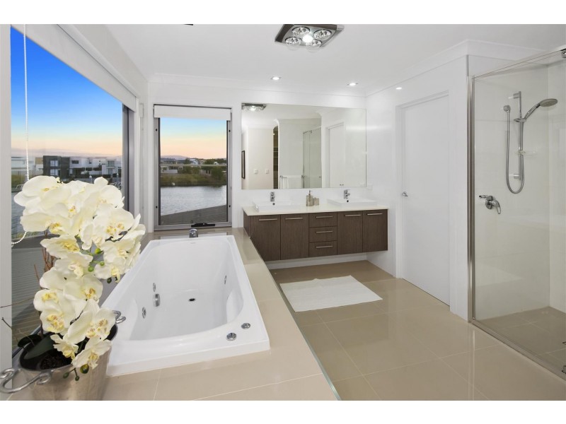 36 Palladium Boulevard, Hope Island QLD 4212