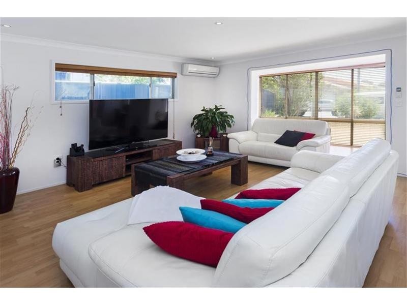 52 Howard Street, Runaway Bay QLD 4216