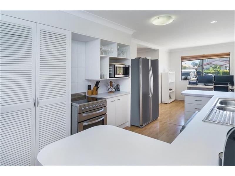 52 Howard Street, Runaway Bay QLD 4216