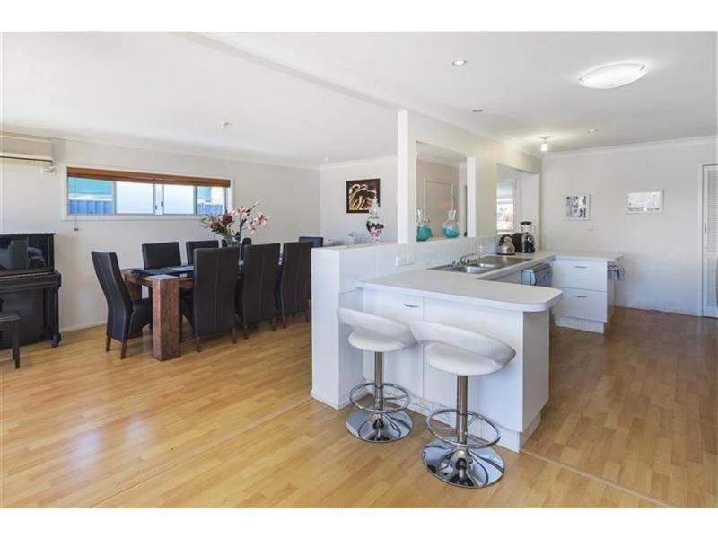 52 Howard Street, Runaway Bay QLD 4216