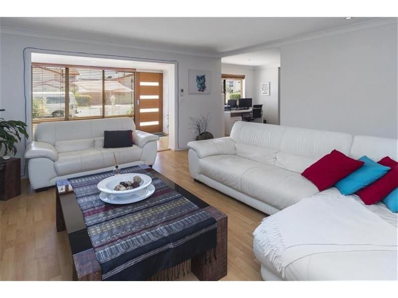 52 Howard Street, Runaway Bay QLD 4216