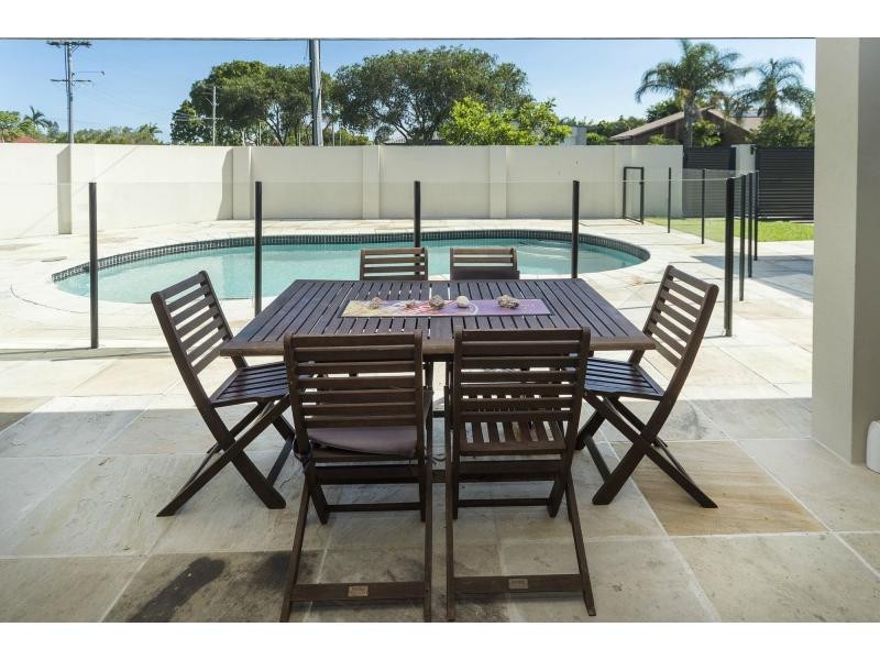 1 Ogrady Drive, Paradise Point QLD 4216