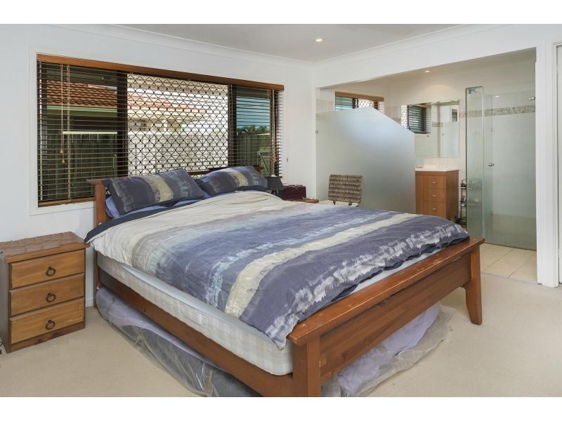 1 Ogrady Drive, Paradise Point QLD 4216