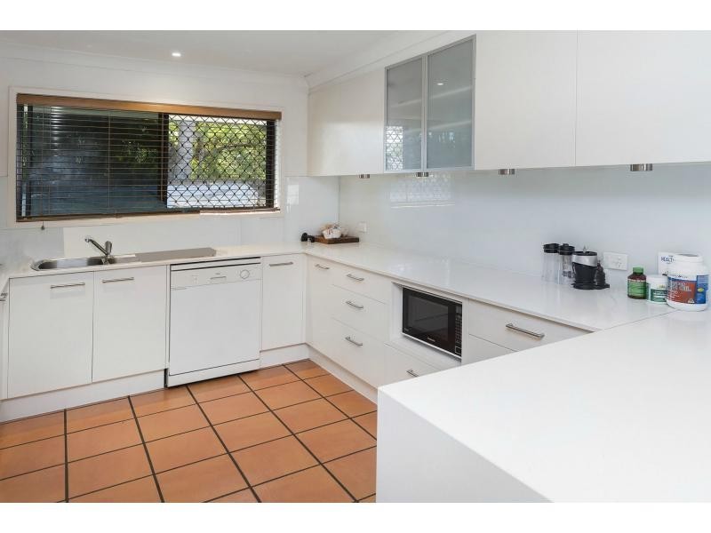 1 Ogrady Drive, Paradise Point QLD 4216