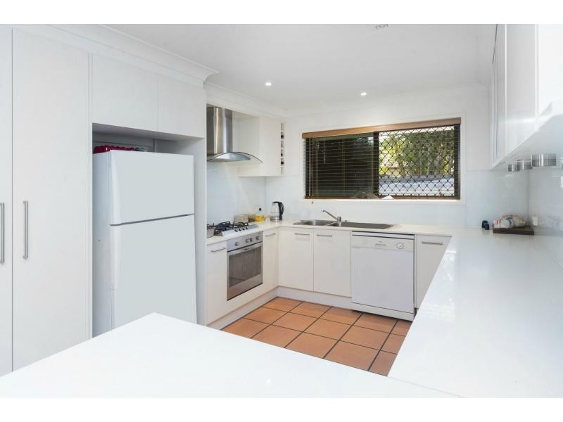 1 Ogrady Drive, Paradise Point QLD 4216