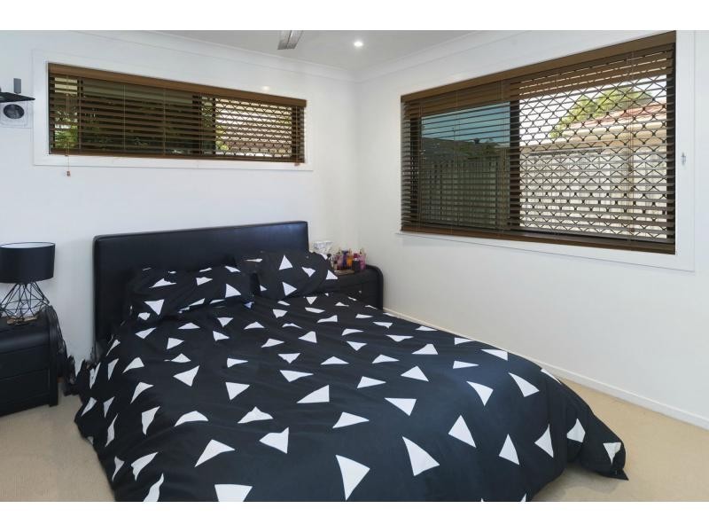 1 Ogrady Drive, Paradise Point QLD 4216